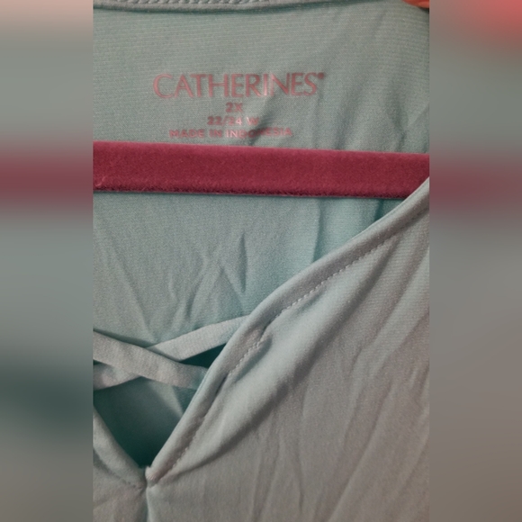 Catherines Sleeveless Top - Picture 2 of 4